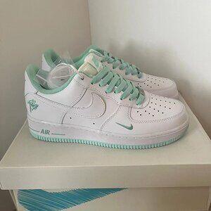 Nike Light Green Lace Up Classic White And Green Stitching Couple Sneakers